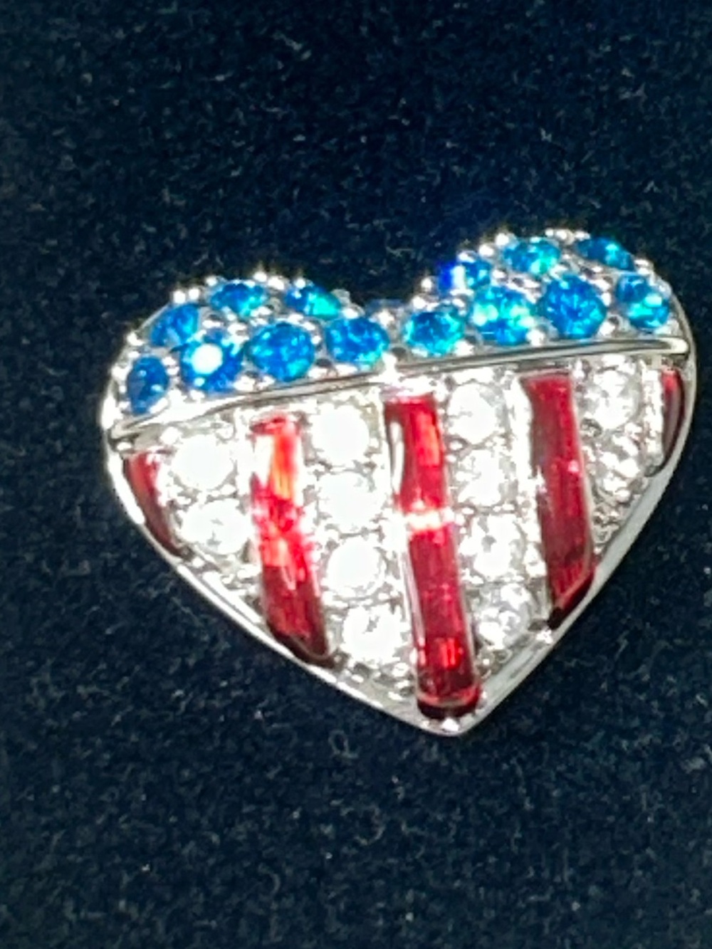 Swarovski "Brave Heart" American flag pin Red, White and Blue Crystals -NWT- - Picture 2 of 9